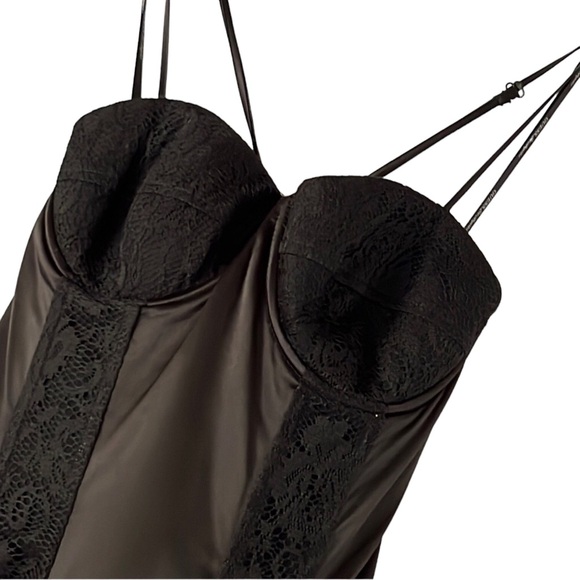 🆕 GUESS SLEEVELESS CORSET LACE DETAIL DRESS 🖤 - Picture 4 of 9